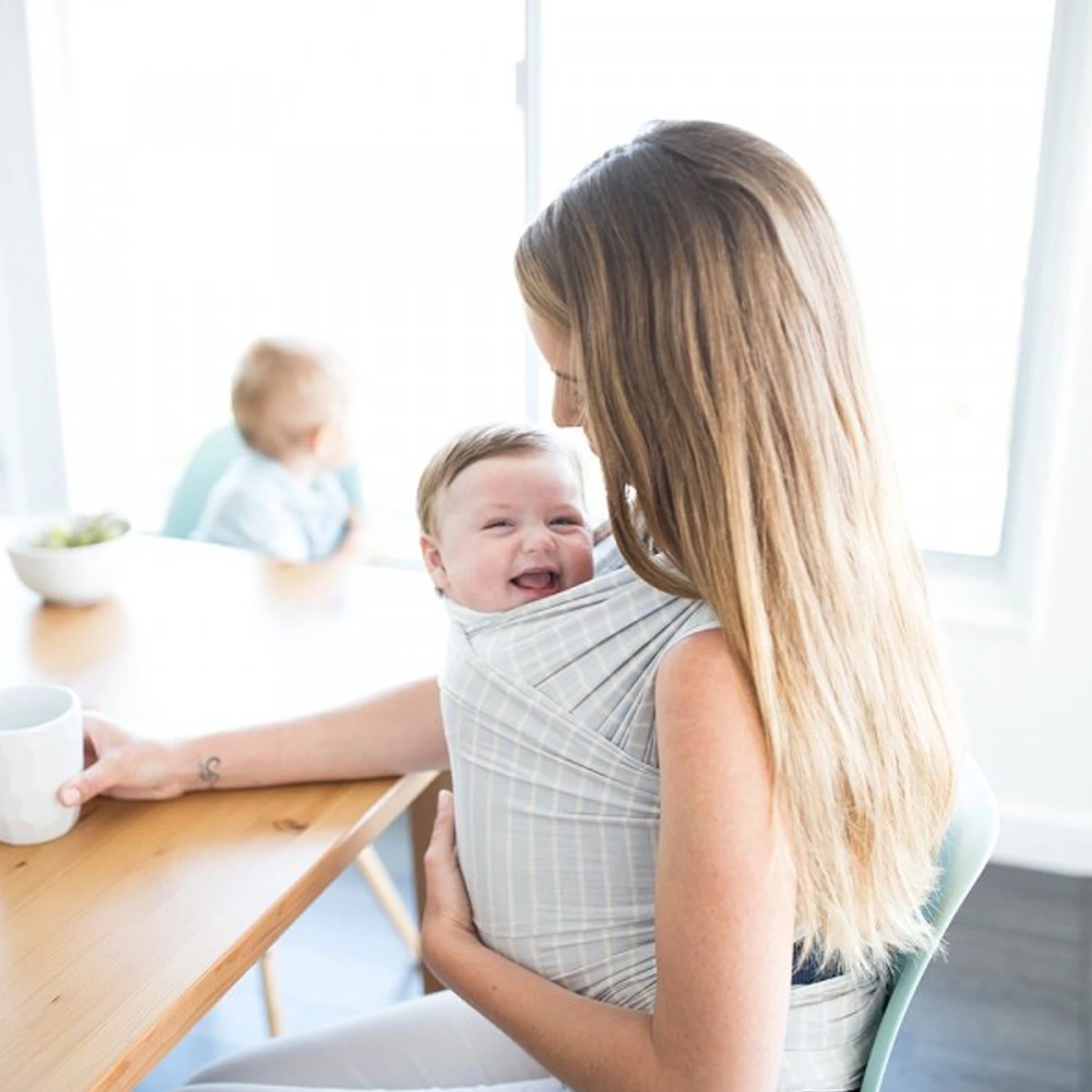 Écharpe De Portage Aura Gris Rayé De Ergobaby – Image 2