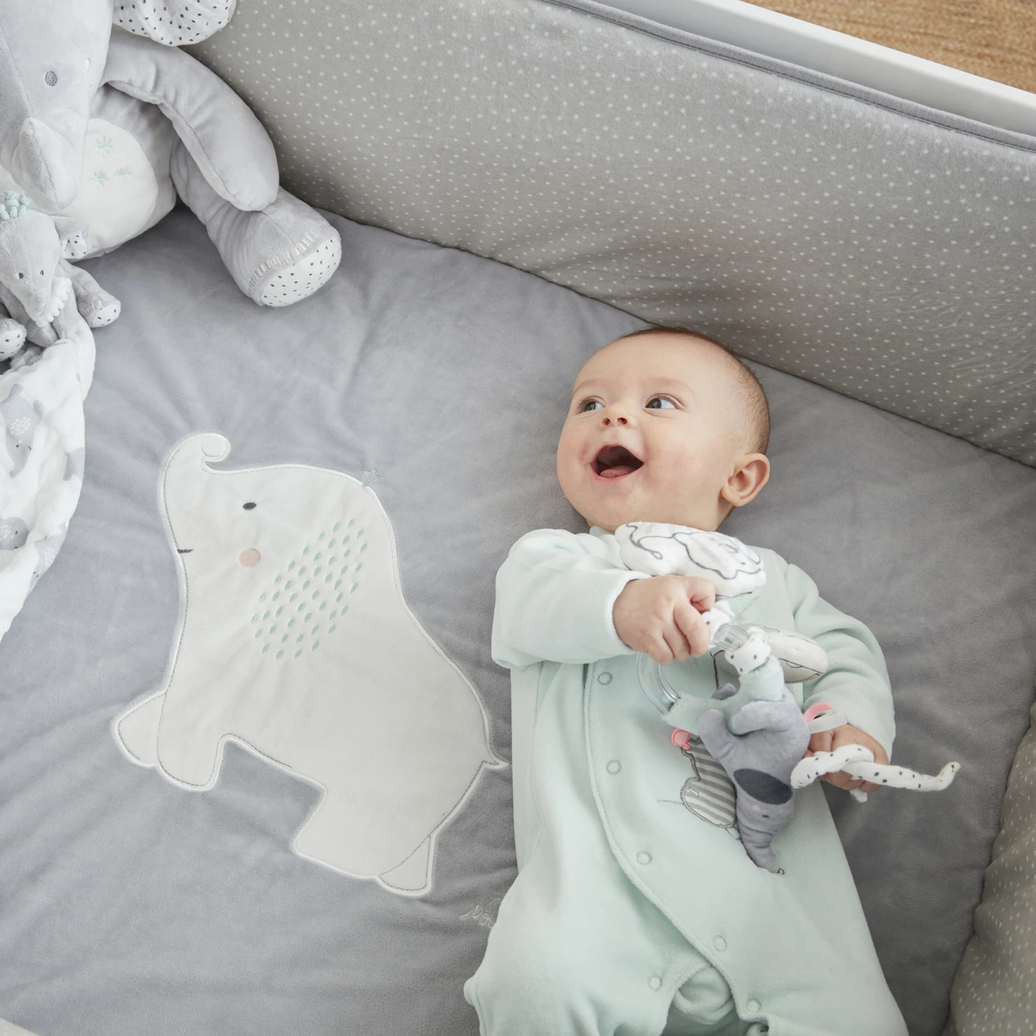 Trousseau D'activités En Veloudoux® Gris De Noukies – Image 7